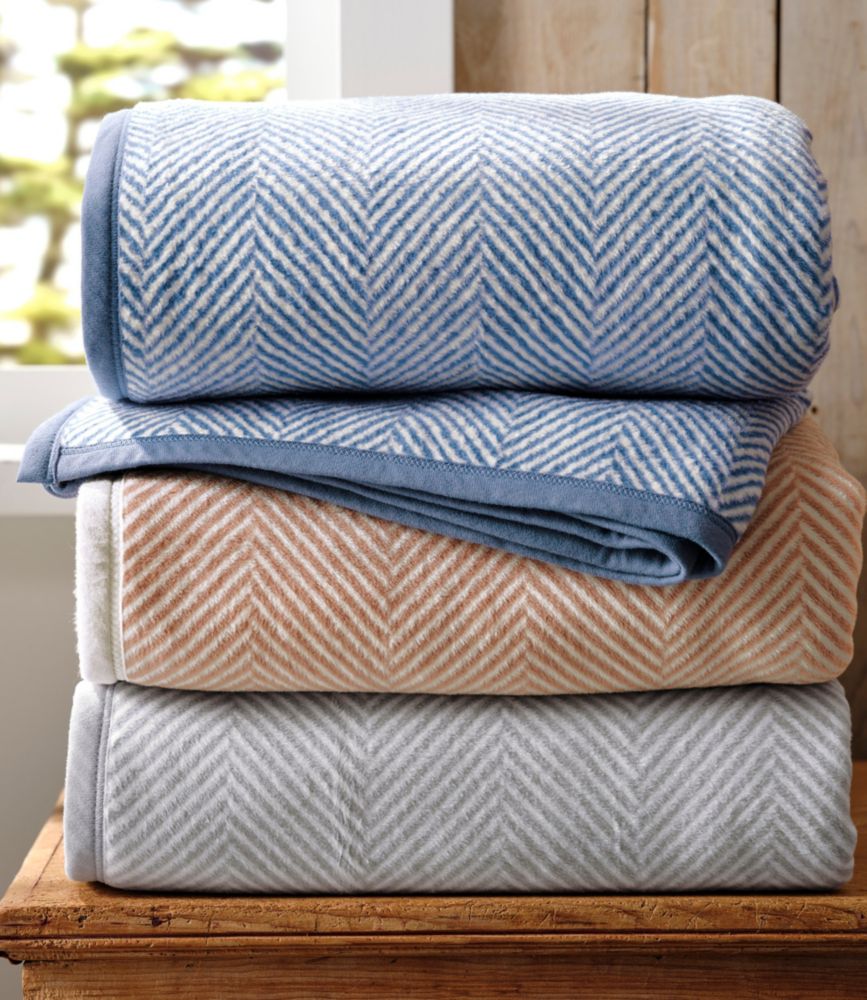 ChappyWrap Cozy Throw Blanket, Herringbone - US 0791