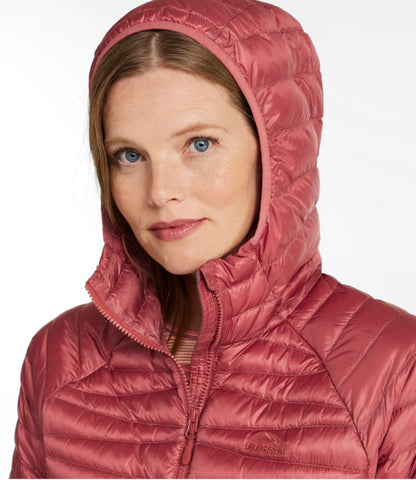 Women's Ultralight 850 Down Hooded Sweater - US 7426